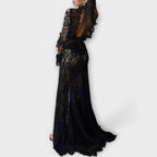 Azalea - Midnight Elegance – transparentní maxi šaty s dlouhým rukávem a průstřihem