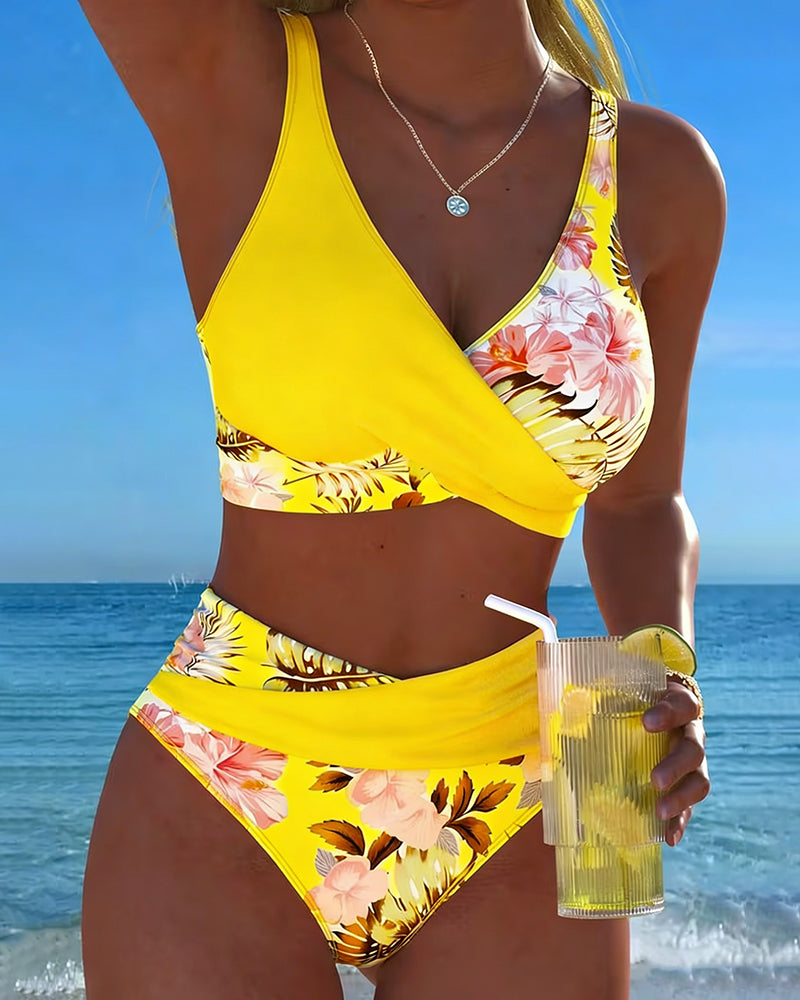 Jolina - Bikiny s květinovým vzorem a rozparkem