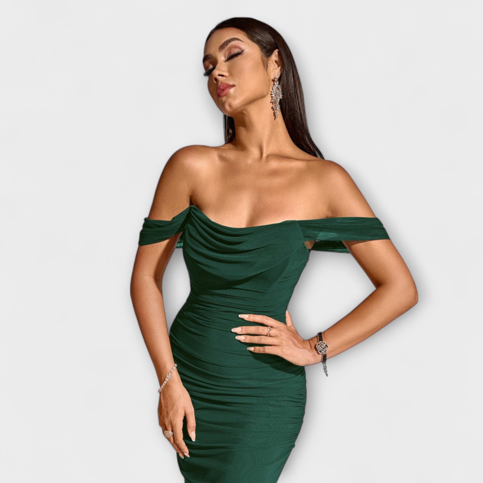 Ione - Bodycon šaty s odhalenými rameny a řasením