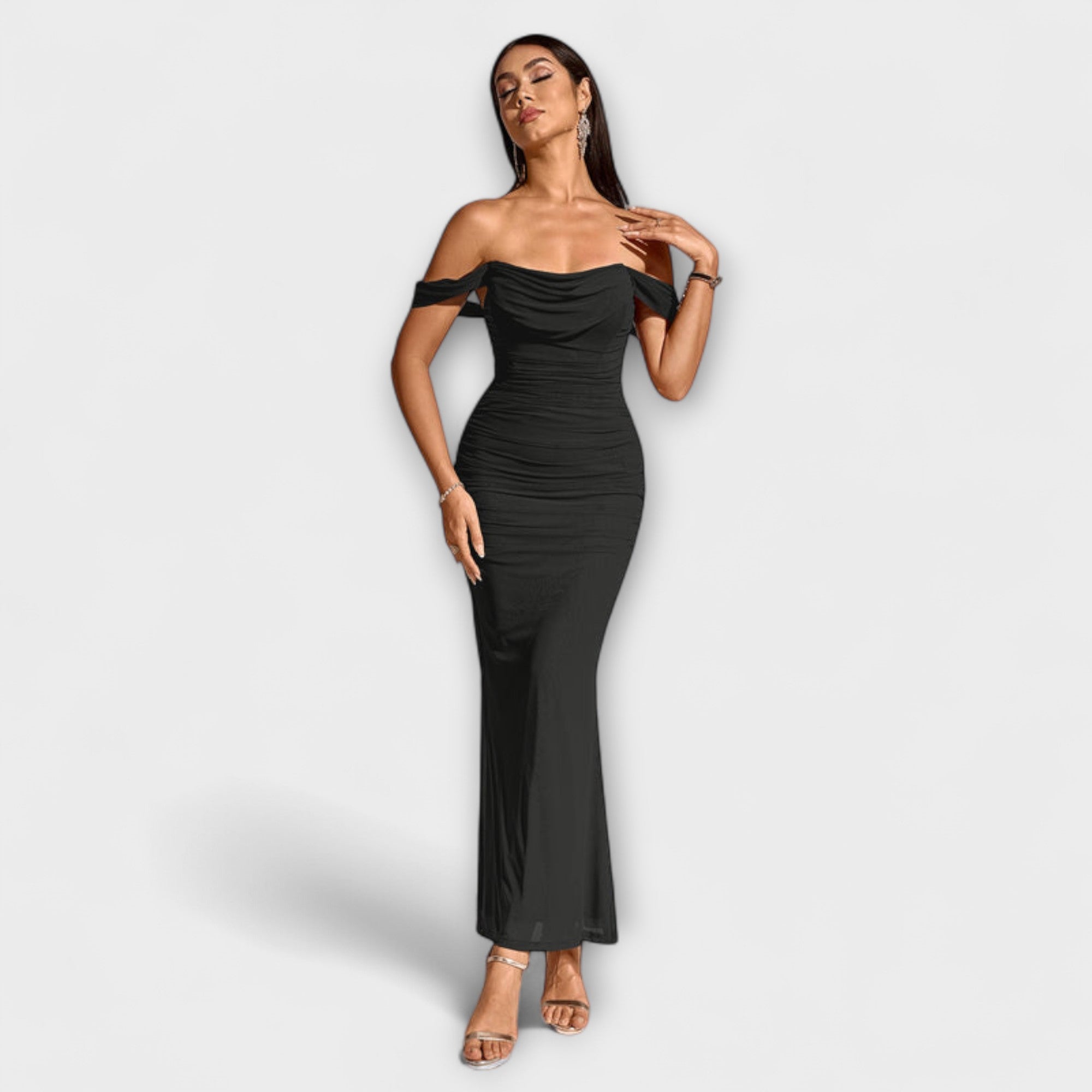 Ione - Bodycon šaty s odhalenými rameny a řasením