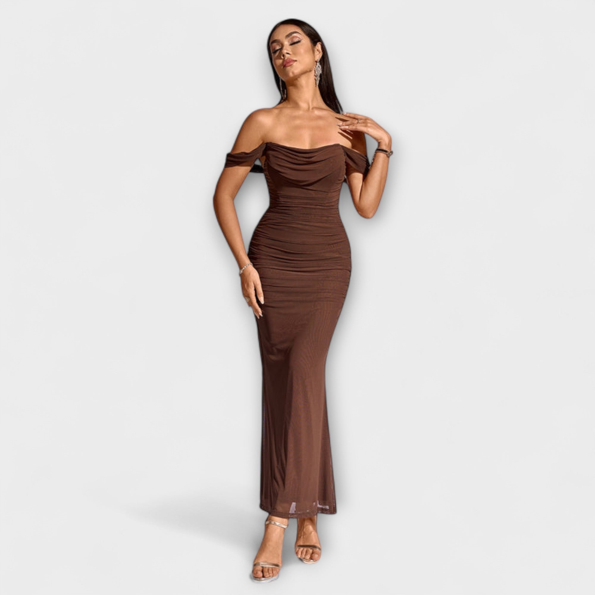 Ione - Bodycon šaty s odhalenými rameny a řasením
