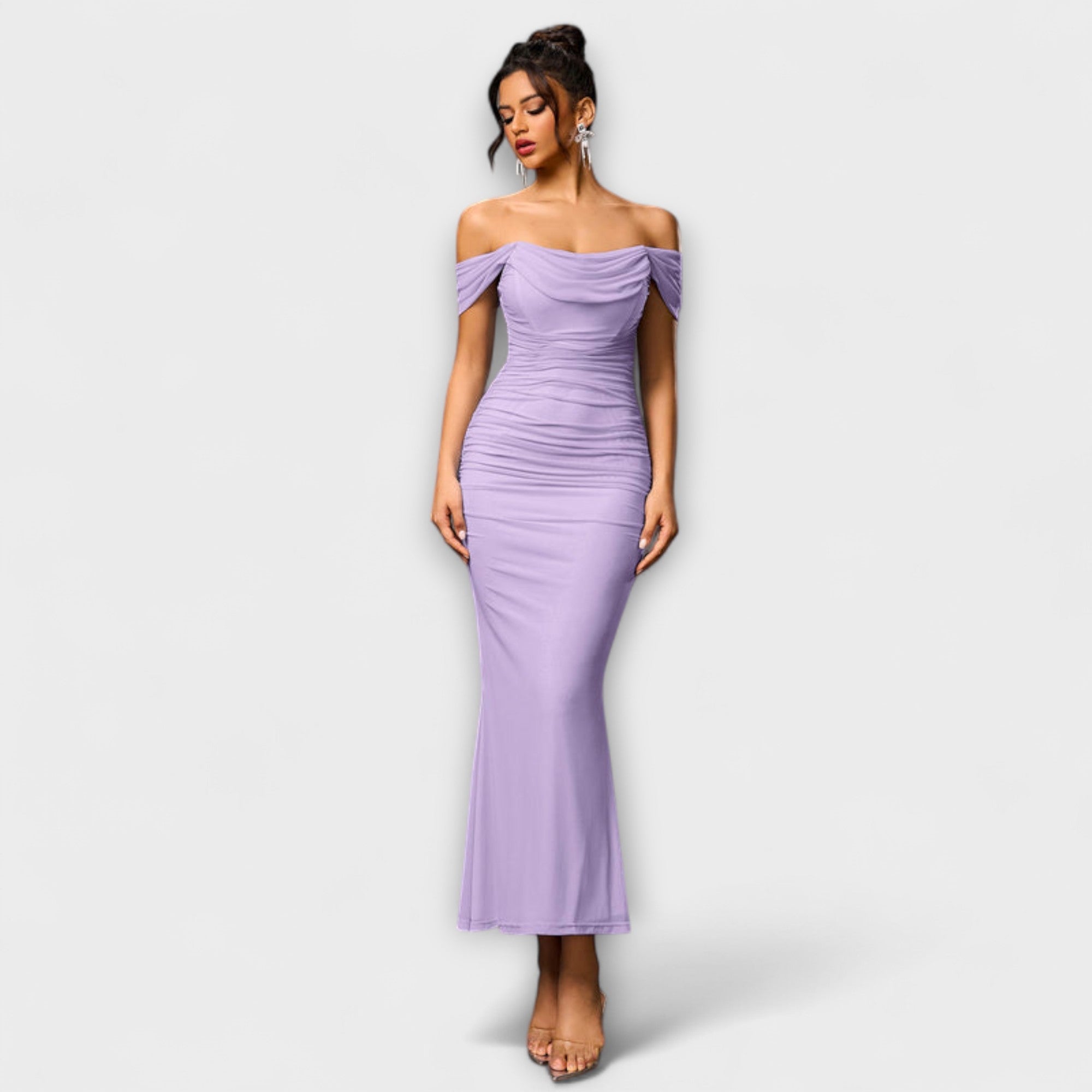 Ione - Bodycon šaty s odhalenými rameny a řasením