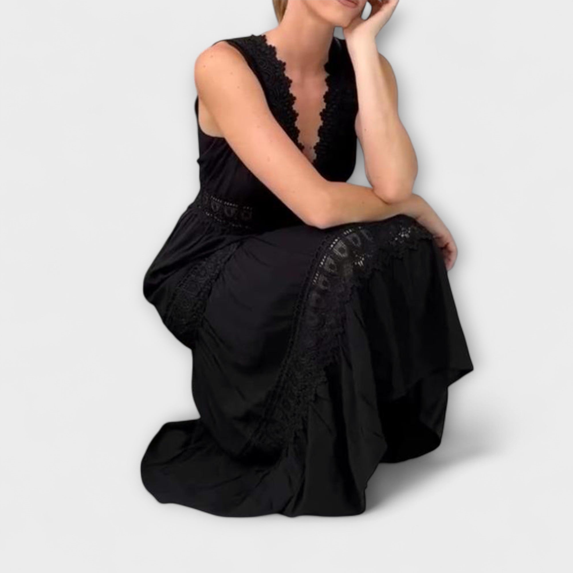 Aurélie - Elegantní krajkové šaty s výstřihem do V